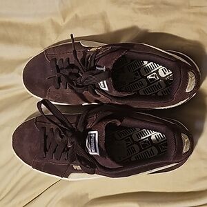 Suede Puma size 9.5 (40.5)